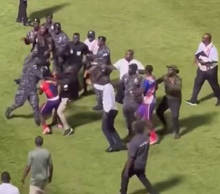 GPL: Hearts of Oak player clashes with referee after Kotoko defeat [Video]