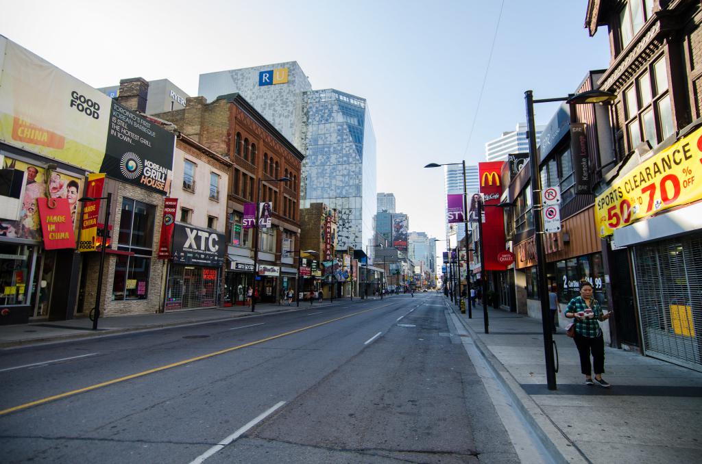 Yonge Street – Toronto, Canada Yonge Street – Toronto, Canada